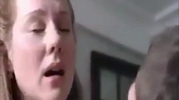 Play The horny bitch with a feline body splashes free in her mouth