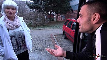 Abspielen Er weiß, wie man den Penis leckt, bis er an der Schnauze xnxx mit Sperma gefüllt ist
