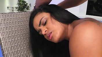 Reproduzir A morena espanhola faz anal xxx pela primeira vez