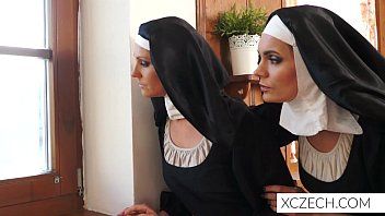 Reproducir Hermosas chicas disfrutando xxx