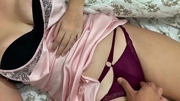Riproduci Film xxx russi con un vecchio che fa sesso con sua nipote nella natura