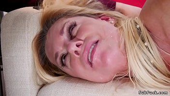 Reproduzir Filmes XXX com orgasmo em bucetas em sexo maduro em carros de luxo