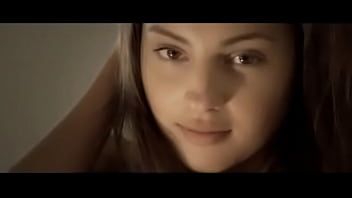 Play The girl who is ready to do anal xxx
