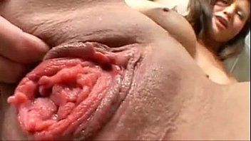 Jouer Voici à quoi ressemble une chatte laide que vous ne pouvez pas regarder parce que vous voulez vomir