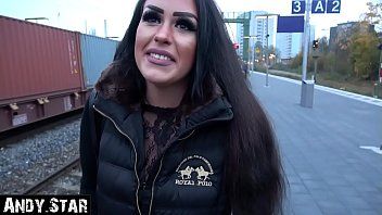 Redă Doamna draguta face sex in pizda hardcore