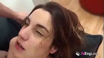Riproduci La splendida puttana che fa spesso sesso nel culo con il suo ragazzo che è scapolo e pervertito