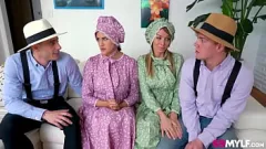 Odtwórz Macochy amiszów, Penny Barber i Pristine Edge, zamieniają się kutasami w hardcorowym spotkaniu