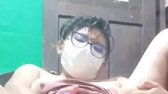 Abspielen Mexikanischer Teenager steigt mit Vibrator aus: Multiple Orgasmen und feuchte Muschi