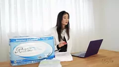 Abspielen Die besten Windeltipps der dominanten asiatischen Mama Miss Mae Ling für ABDLs