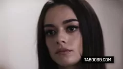 تشغيل مواجهة Sophia Burns 'Forbidden Stepcousin: تجربة إباحية للعائلة المتشددين