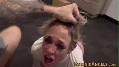 Reproduzir Busty Dee Williams fica anal e facial em cena intensa