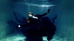 Reproducir Fantasía MILF de Arya Grander: encuentro de piscina gótica