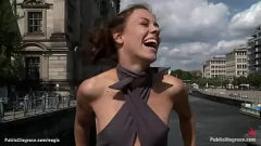 Jouer BDSM allemand Princesse - Disgratise publique et baise hardcore