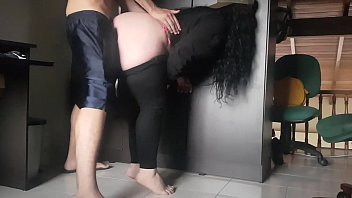 Riproduci أنا يمارس الجنس مع ابن عمي قبل أن تستيقظ عمتي