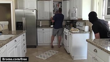 Riproduci اللص يحصل على أكبر غنيمة له بعض الجنس الحر.