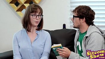 Play The woman with the glasses has sex with him very well