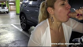 Reproduzir Como fica a bucetinha quando a loira entra no estacionamento varia