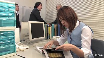 Play The Japanese woman is penetrated with a slap by her slightly perverted boss